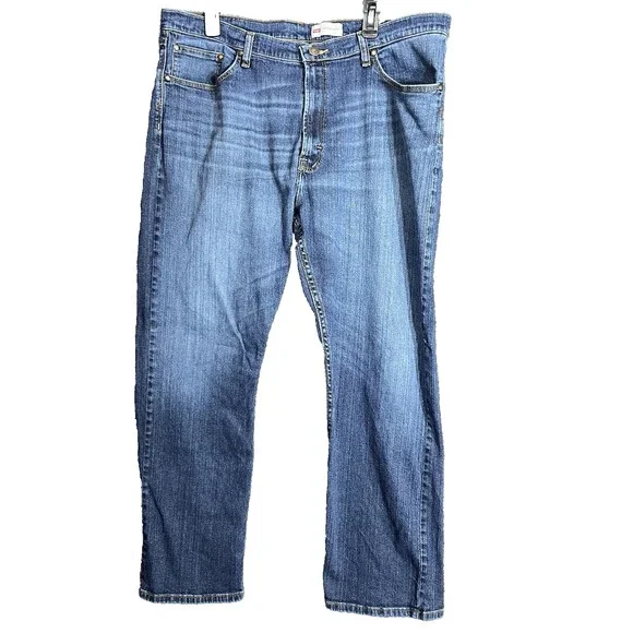Wrangler Jeans Mens Size 40x32 Blue Relaxed Boot Cut Premium Quality Denim - Picture 2 of 13